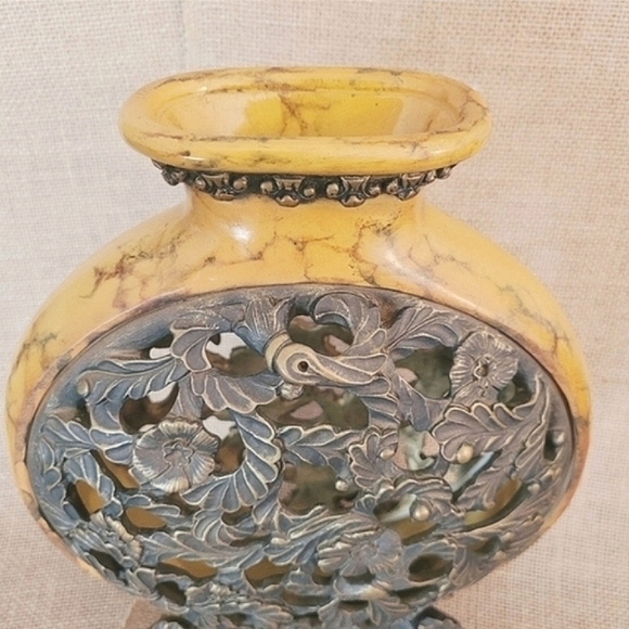 Vintage Asian Reticulated Round Silk Flower Vase - Picture 2 of 9